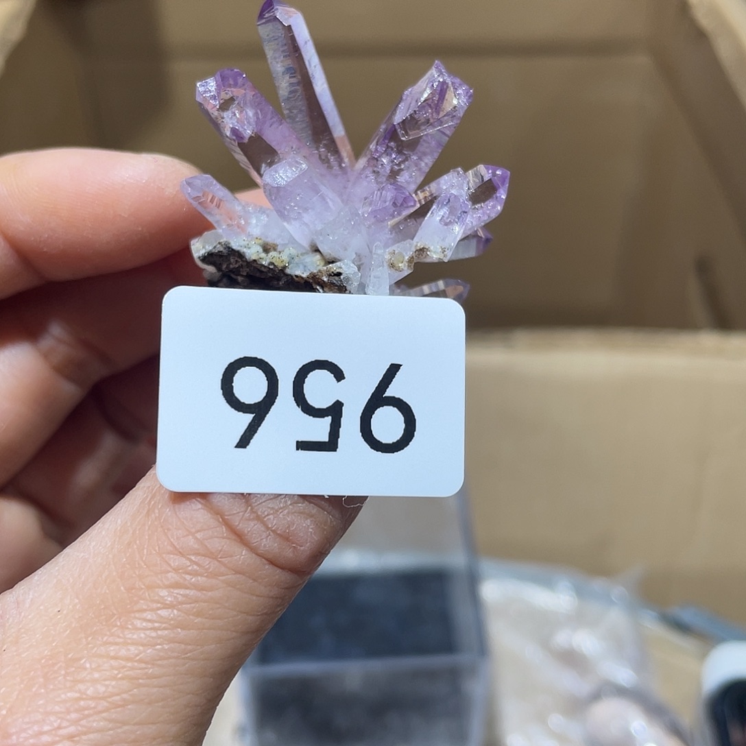 水晶摆件……未镶嵌