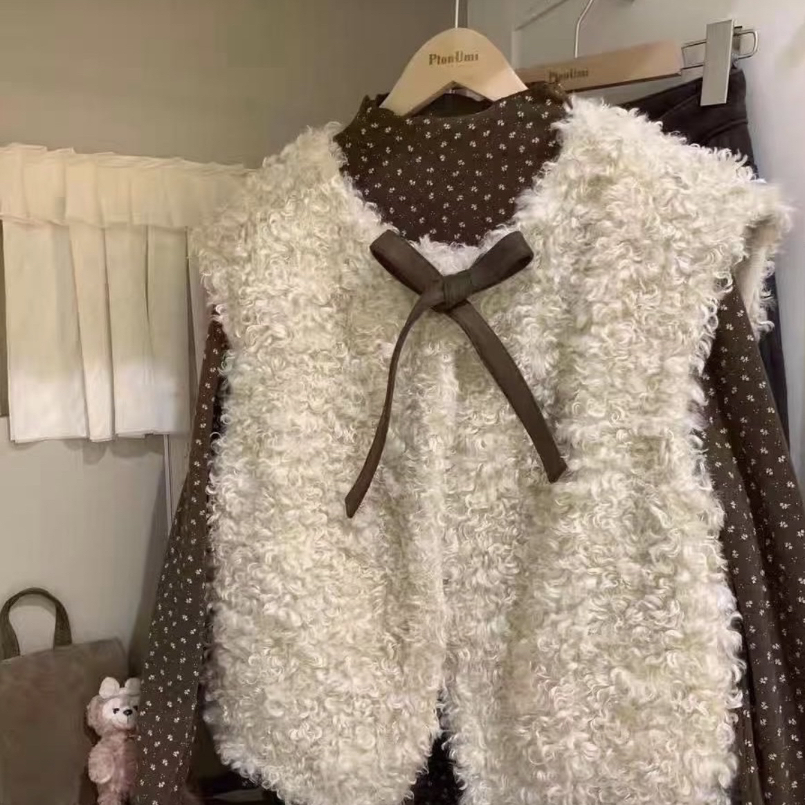 小个子韩系毛绒马甲咖色加绒碎花打底单拍