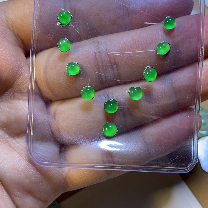 定制翡翠未镶嵌天然翡翠蛋面一套