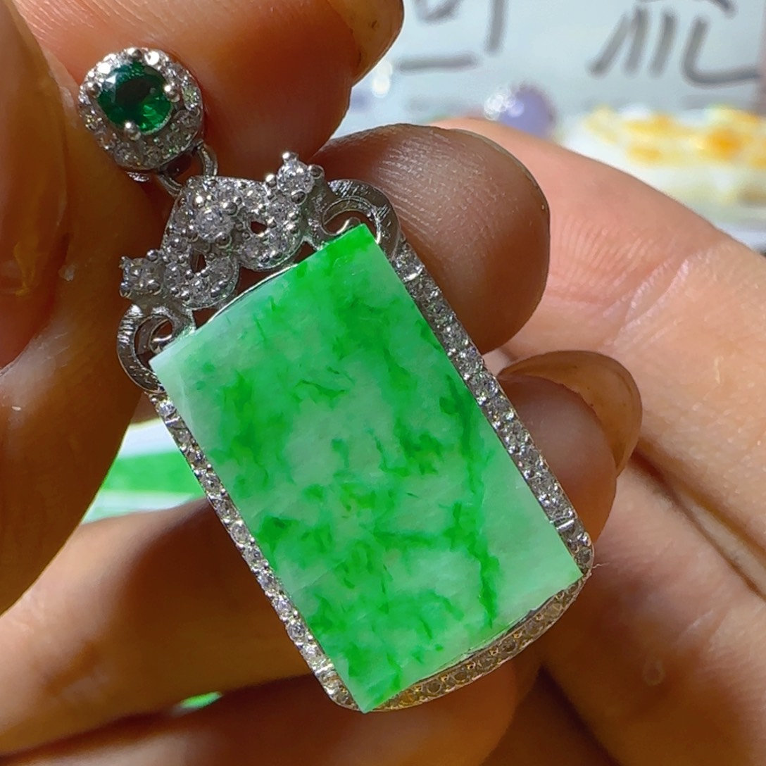 翡翠未镶嵌颈饰翡翠240