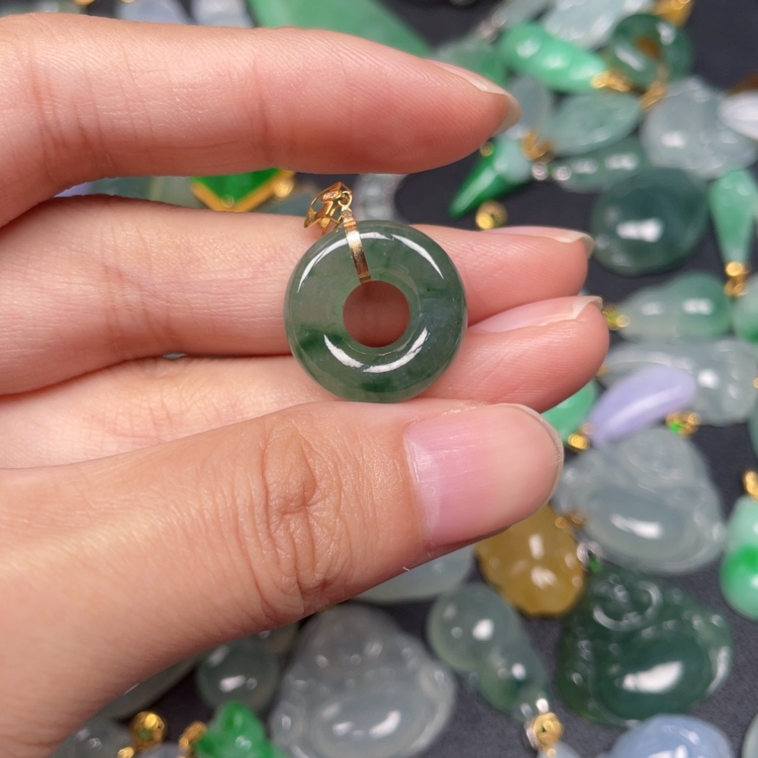 翡翠颈饰18K金镶嵌翡翠