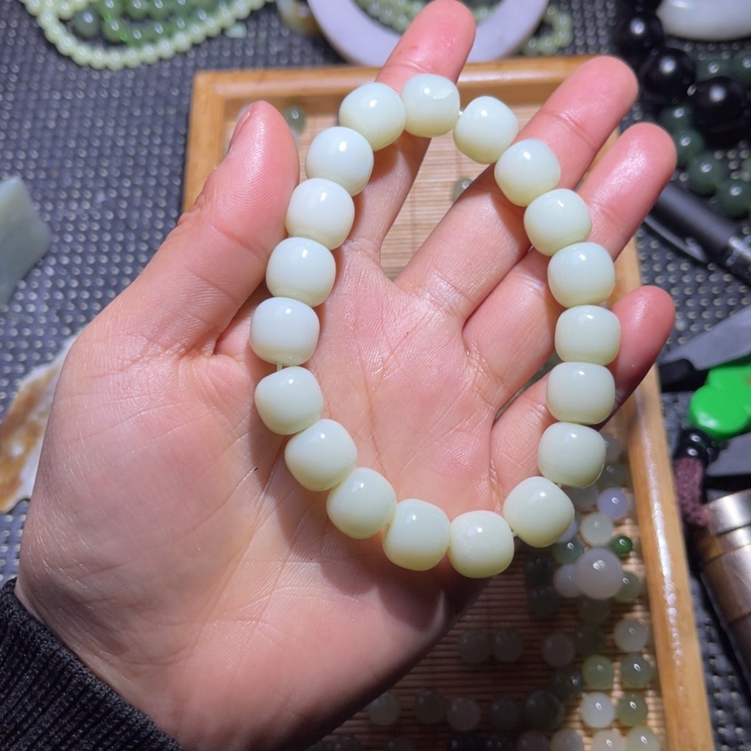 未镶嵌手镯和田玉战*红