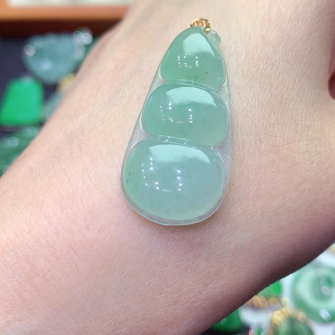 翡翠吊坠(不含链)18K金镶嵌