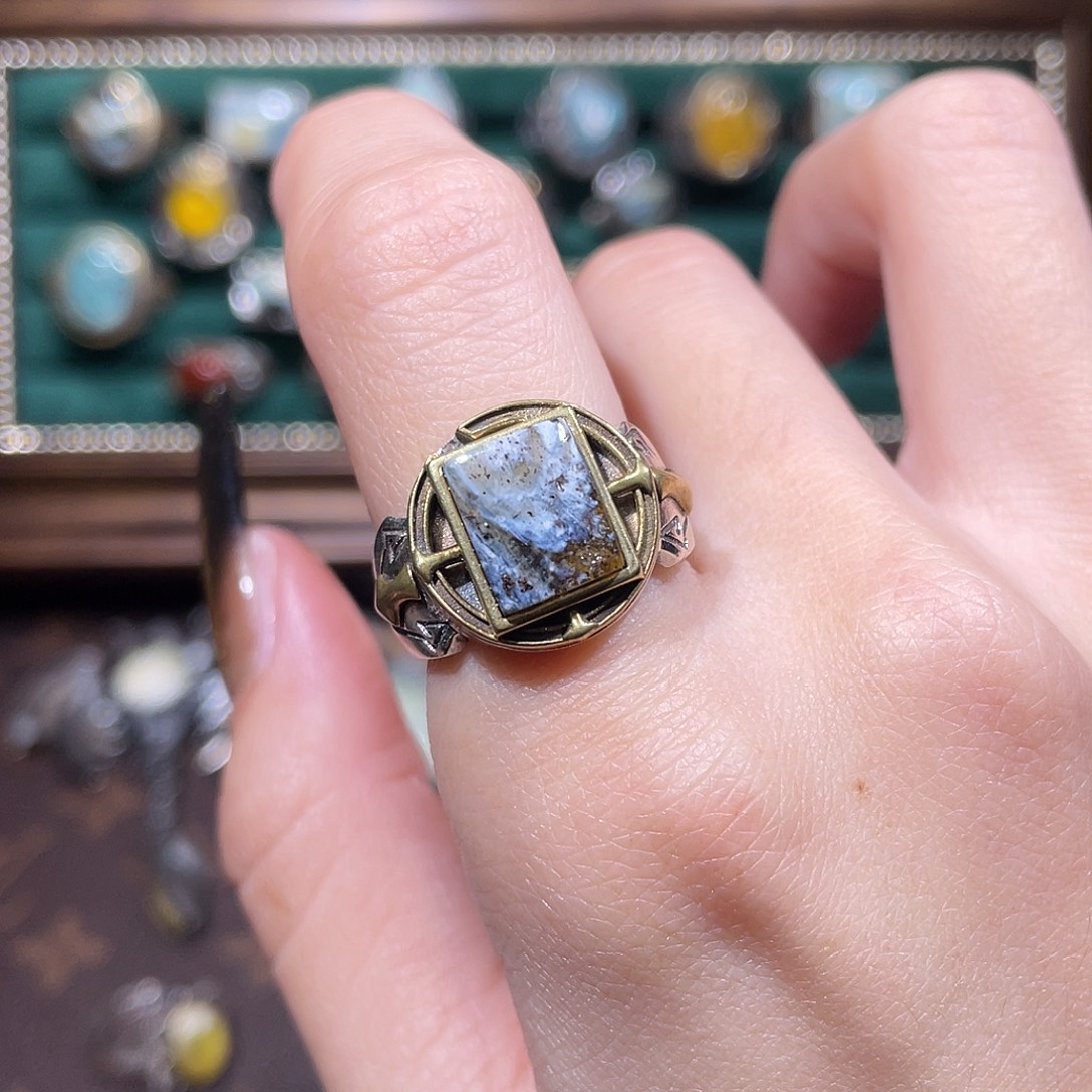 3***3琥珀银S925镶嵌戒指