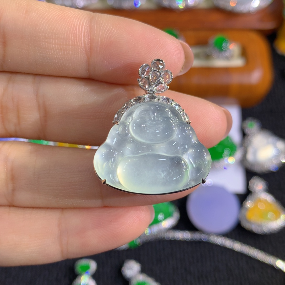 翡翠18K金镶嵌颈饰