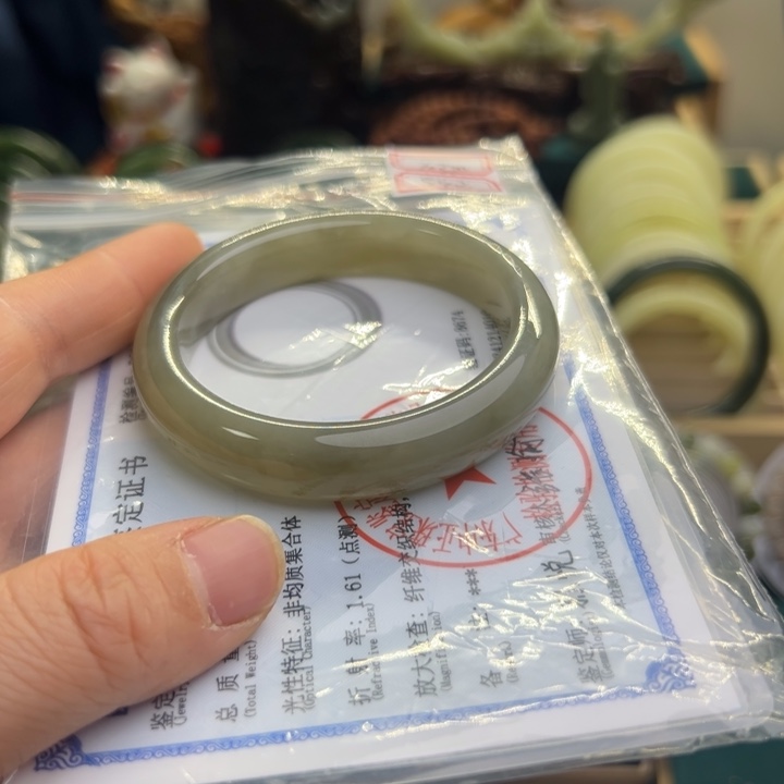 和田玉手镯未镶嵌54.2圈围10370