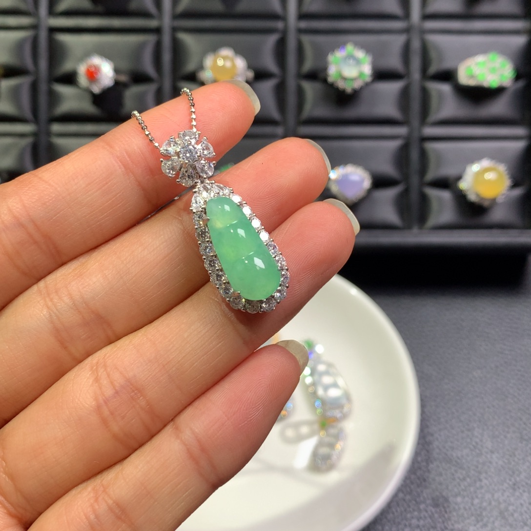 翡翠银S925镶嵌颈饰