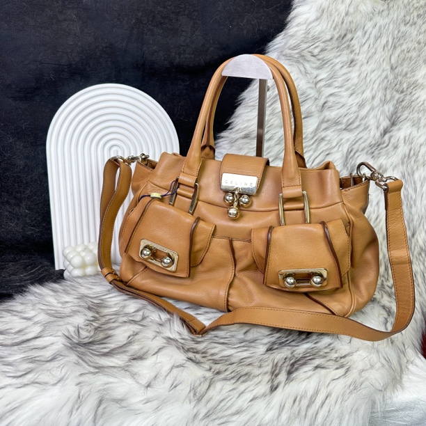 95新 Celine/思琳 卡其色金球手提斜挎包