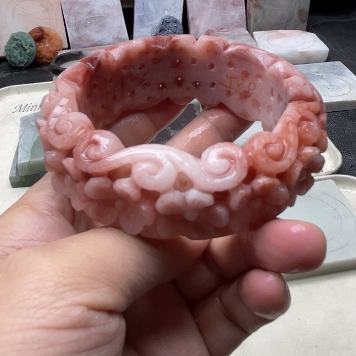 石英质玉未镶嵌定制雕花60