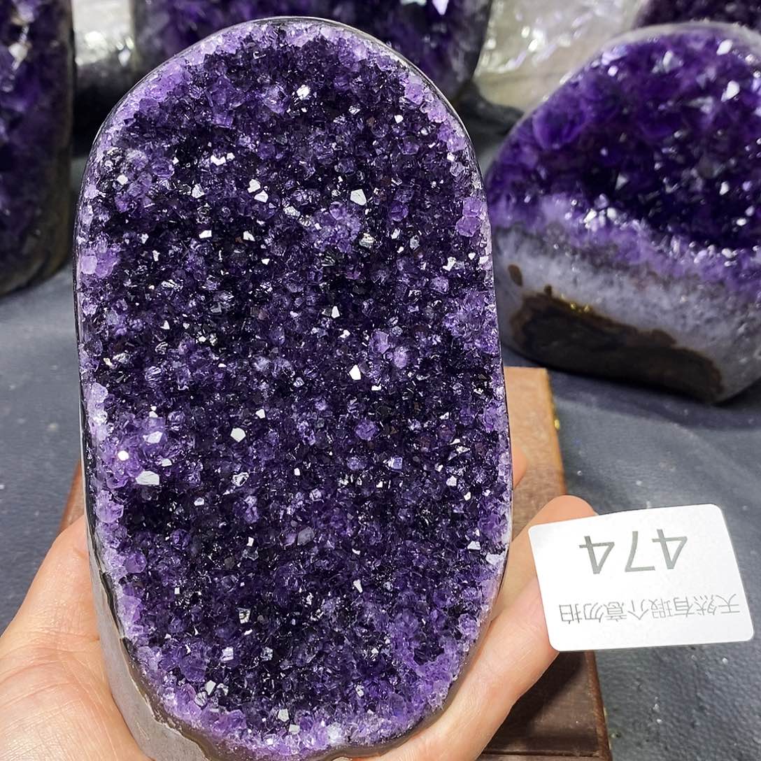 未镶嵌水晶大型摆件（非配饰）