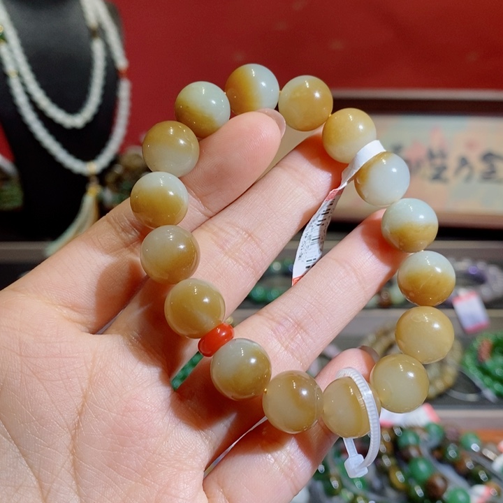 和田玉手链未镶嵌淡**笑