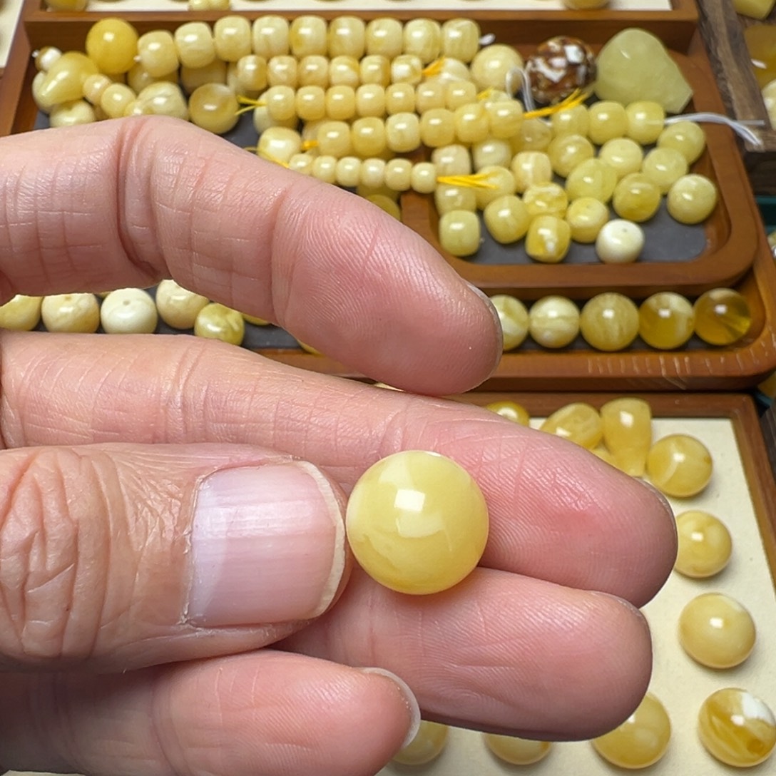 刘***姐蜜蜡未镶嵌裸石琥珀蜜蜡
