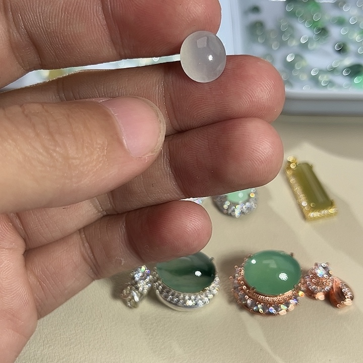 翡翠裸石缅料A货翡翠