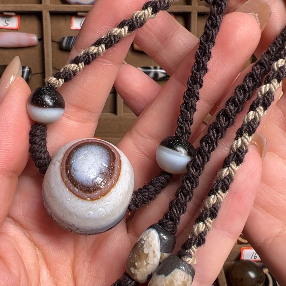 玛瑙/玉髓颈饰未镶嵌