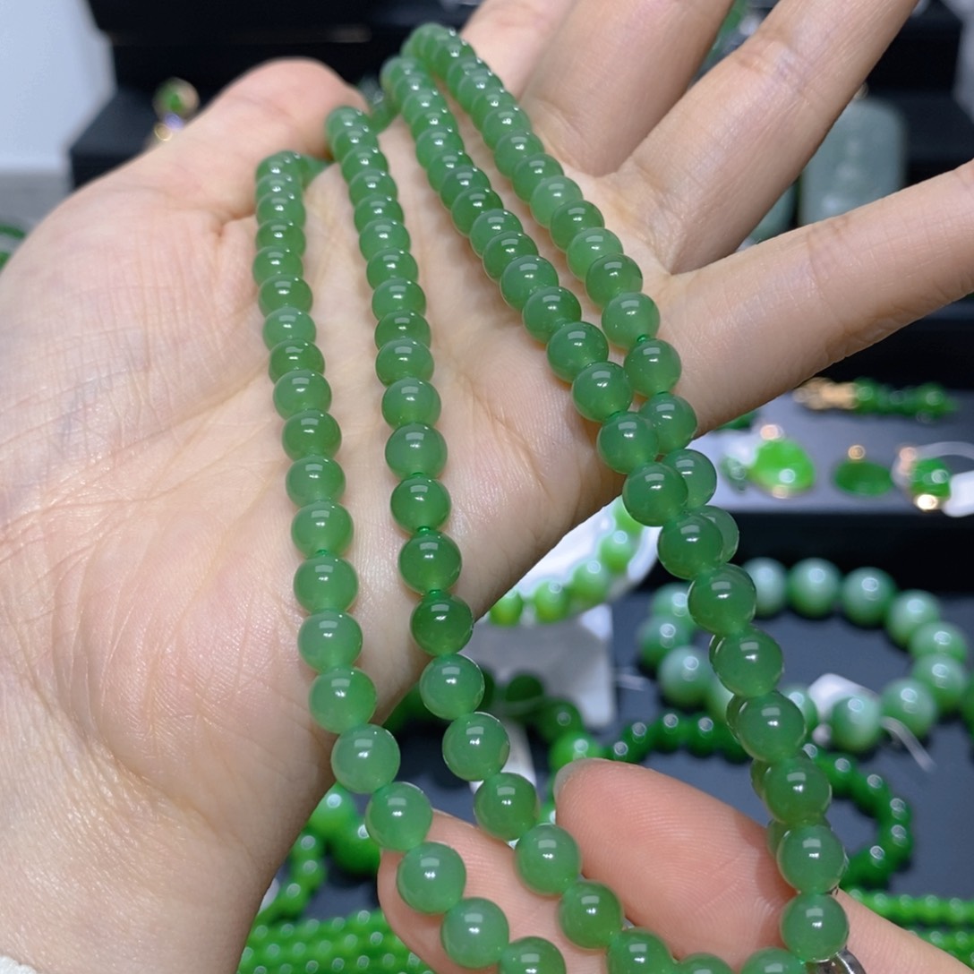 和田玉（碧玉）未镶嵌颈饰