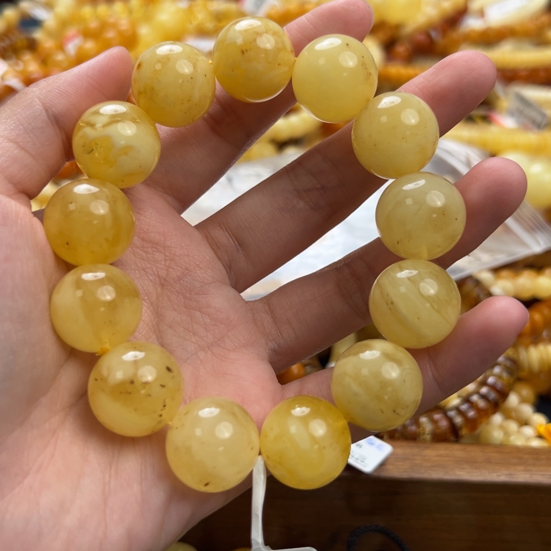 未镶嵌琥珀珠宝奇石