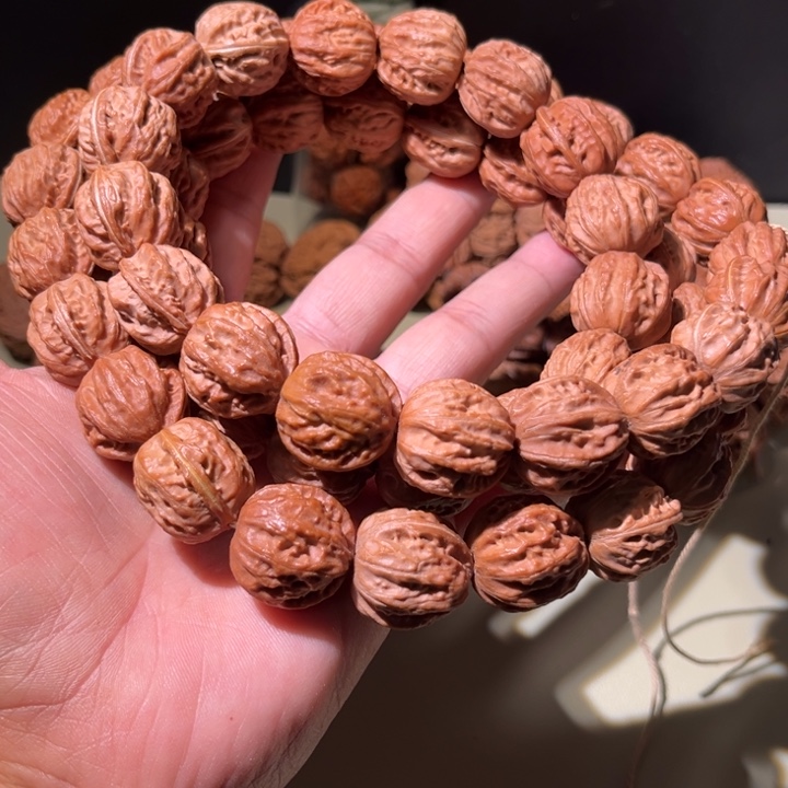 文玩核桃手串…………18