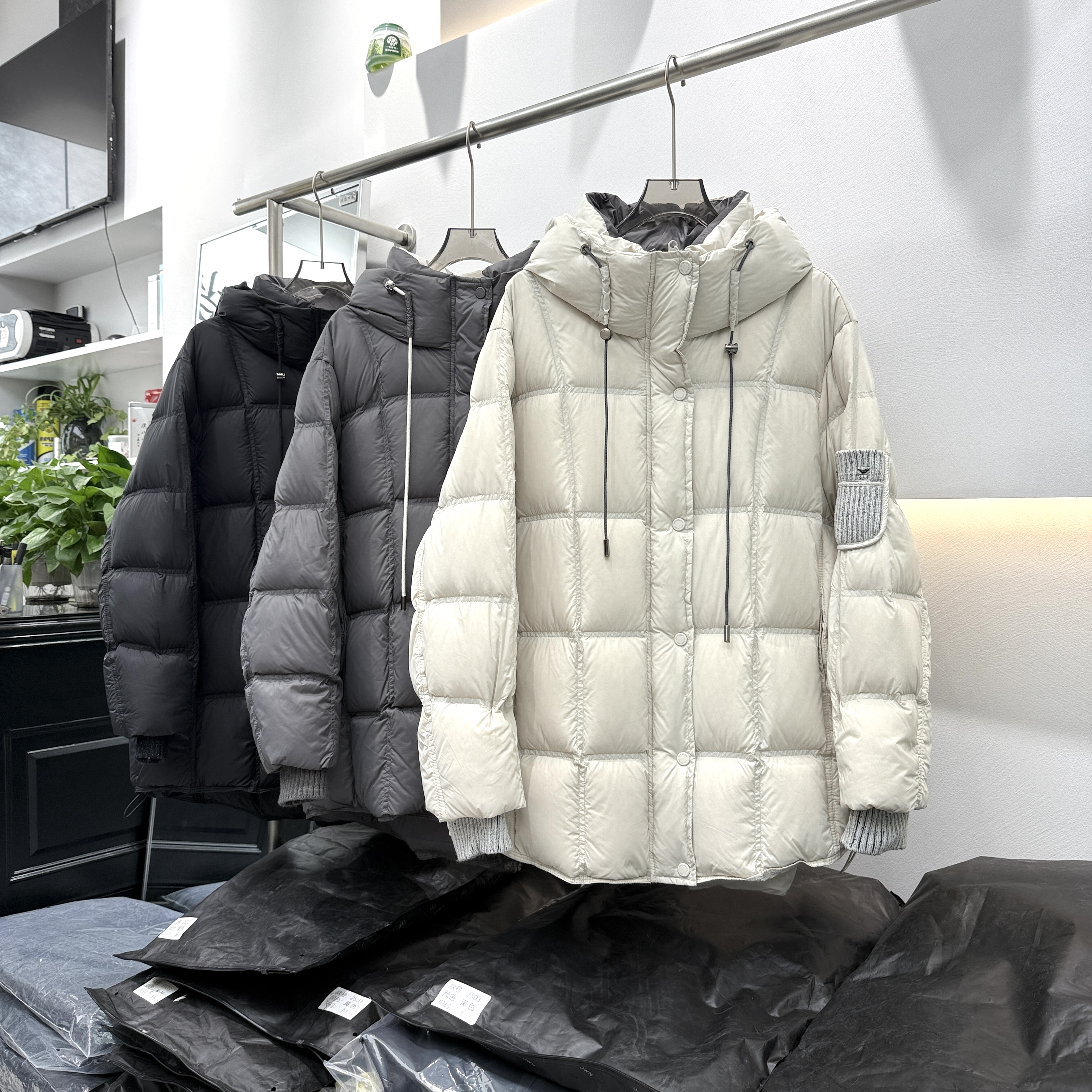 2025冬季新款韩系撞色棉服女显瘦不臃肿特大码面包服连帽爆款外套