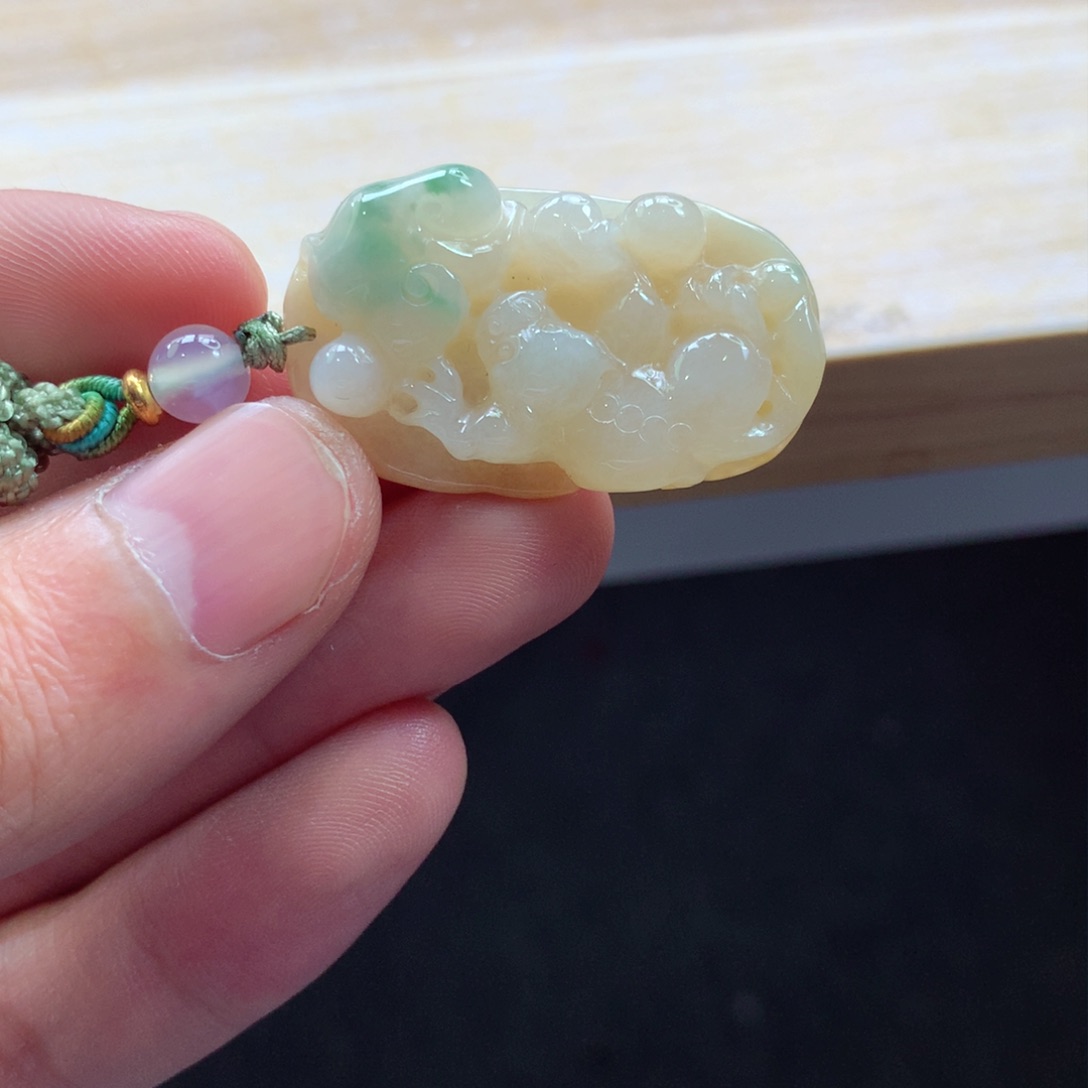 翡翠颈饰未镶嵌吊坠