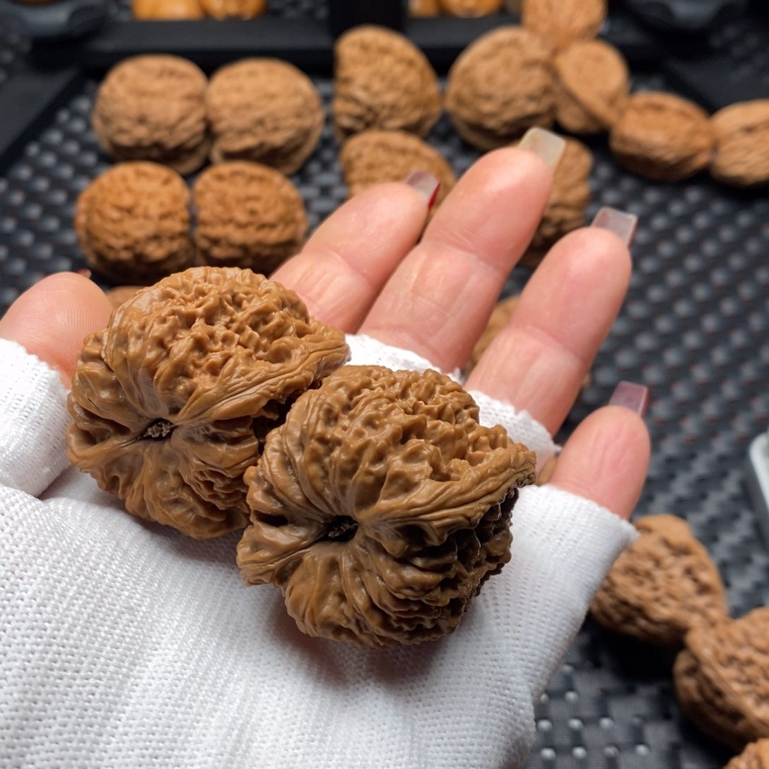 文玩核桃把件✎****❀南疆带黄40