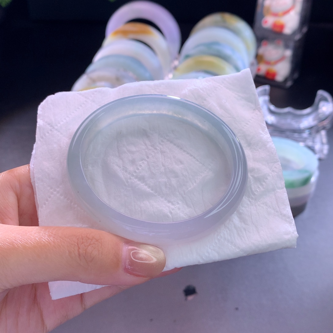 未镶嵌翡翠手镯定制翡翠