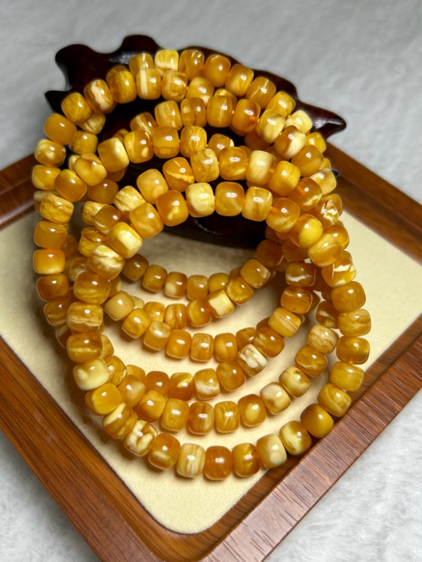 欧洲回流老花蜡老型手串多样性发其中一件