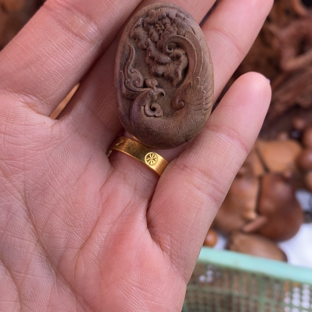 檀香木其他焦糖瑕疵