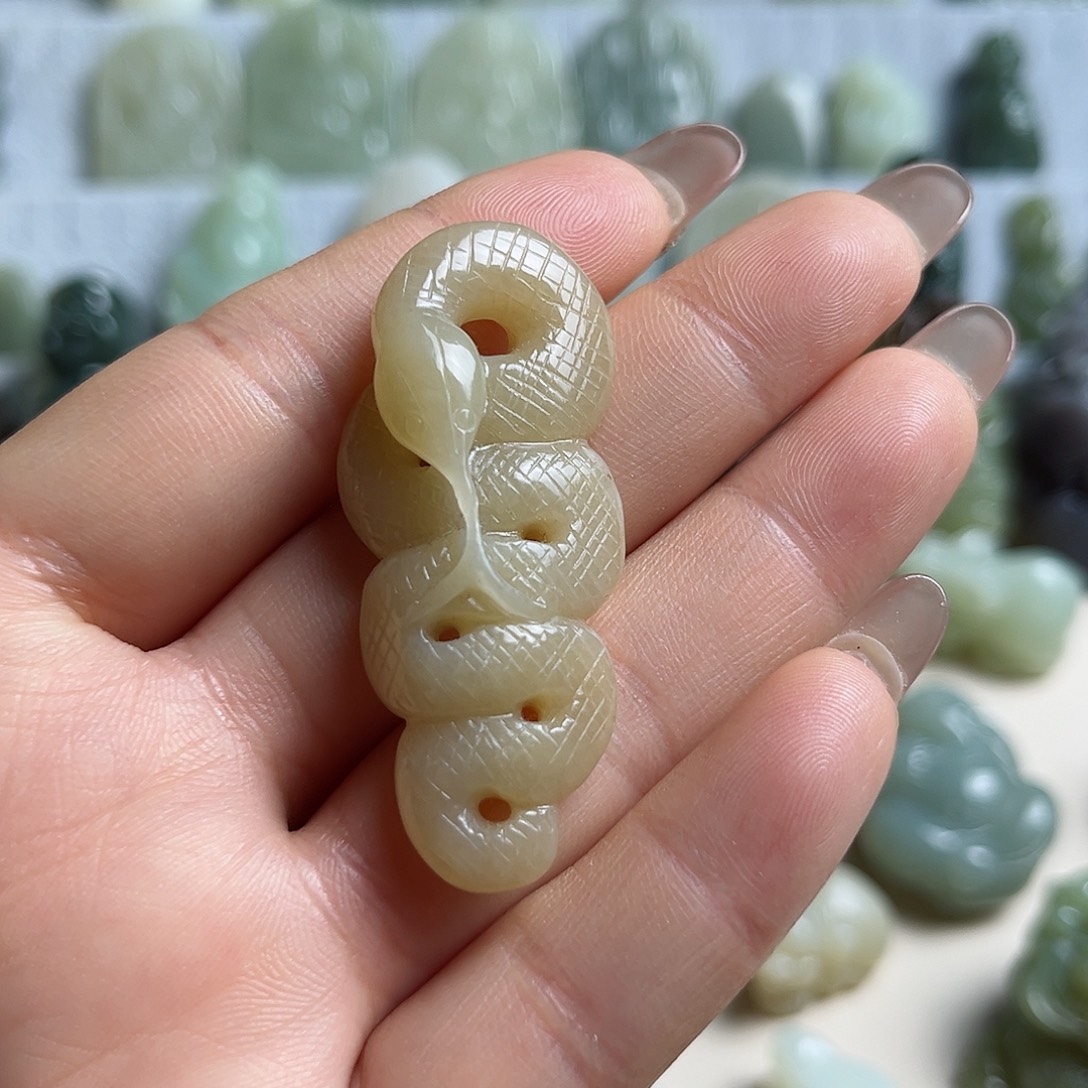 和田玉未镶嵌挂件