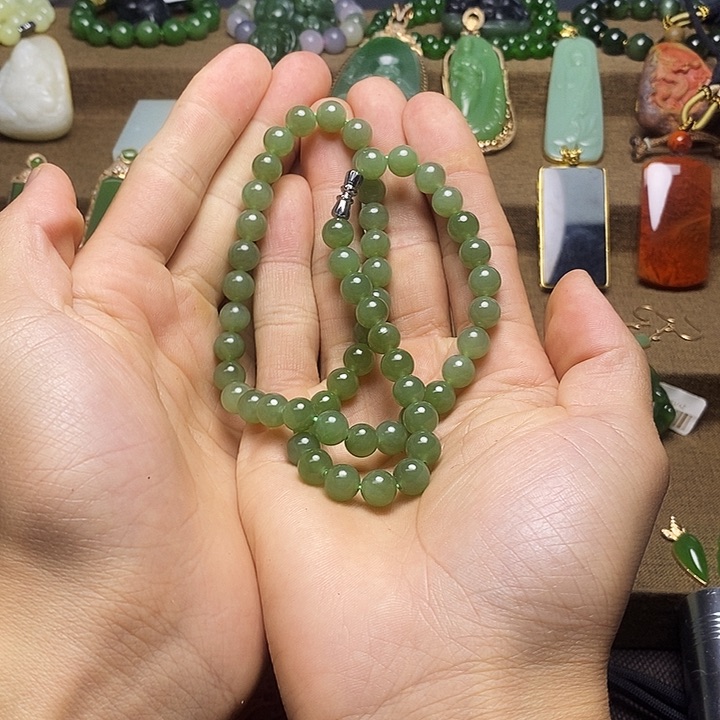 颈饰未镶嵌和田玉