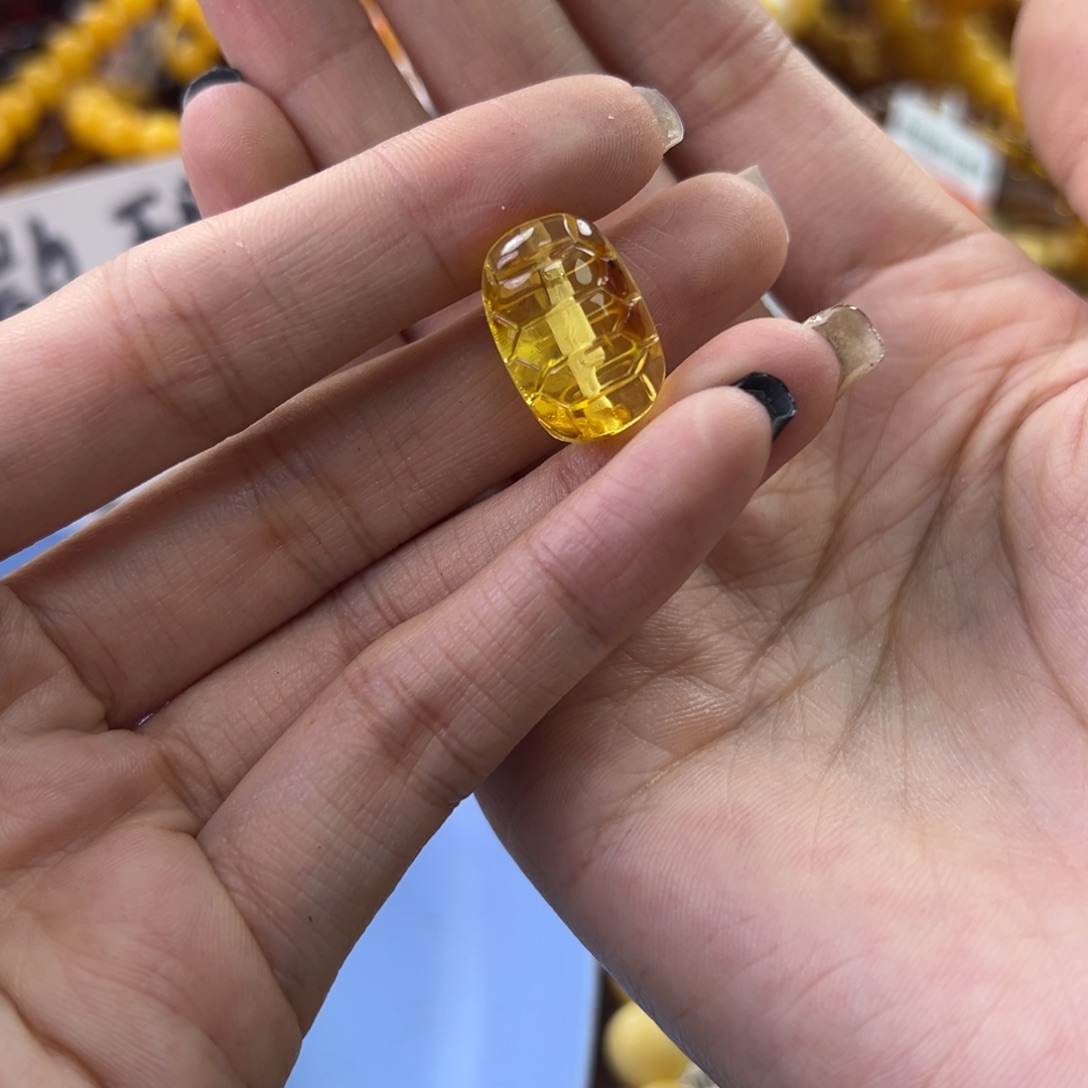 琥珀珠宝奇石未镶嵌