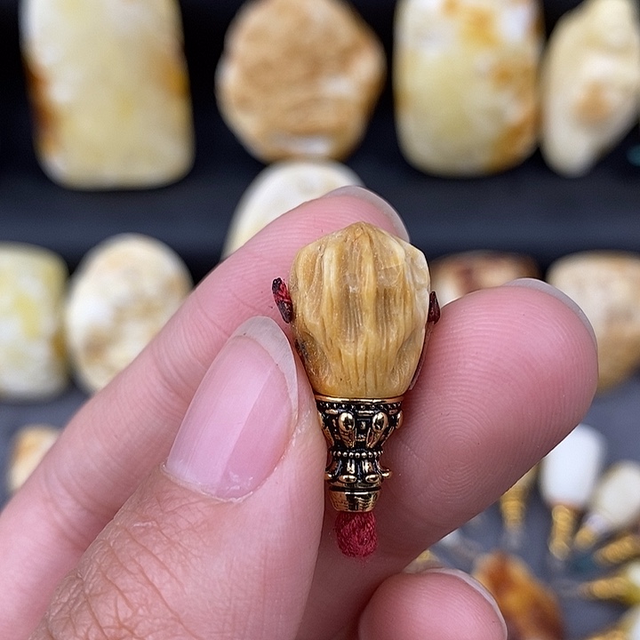 琥珀未镶嵌裸石11三通c855