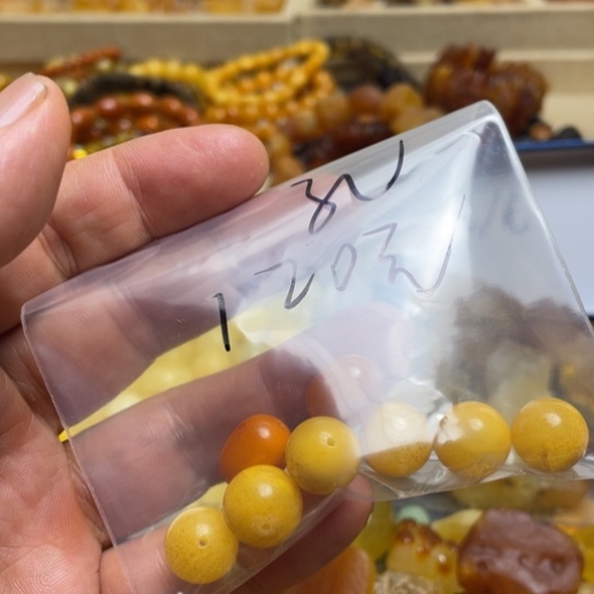 未镶嵌蜜蜡手串吊坠