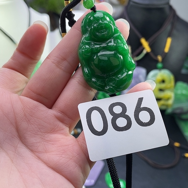 翡翠未镶嵌吊坠(赠链)