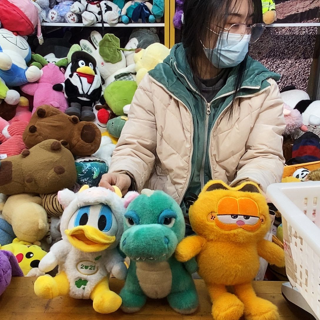 毛绒小**哼毛绒玩具078