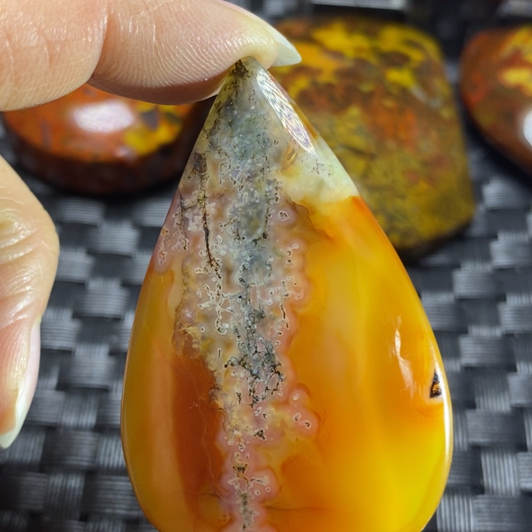 玛瑙/玉髓挂坠未镶嵌