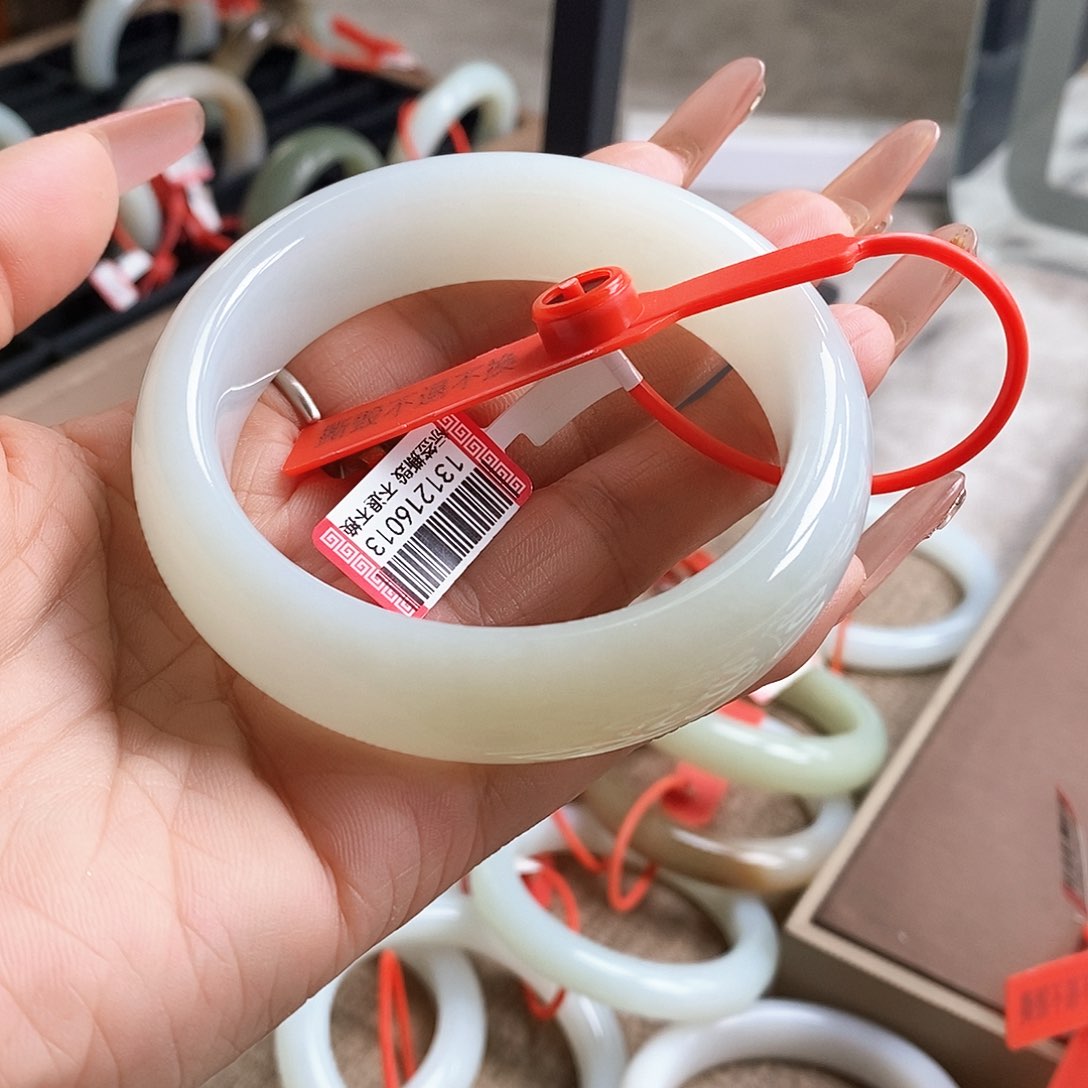 未镶嵌手镯和田玉宋*冰