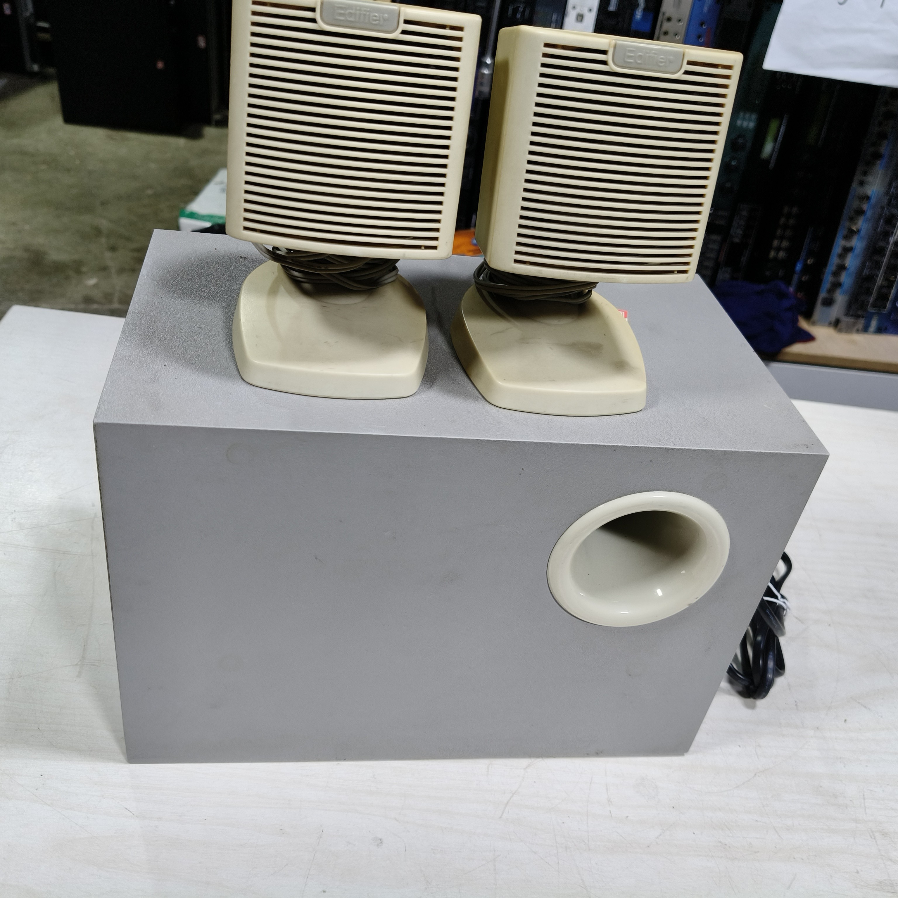 不包邮，正常使用，电脑音响一套