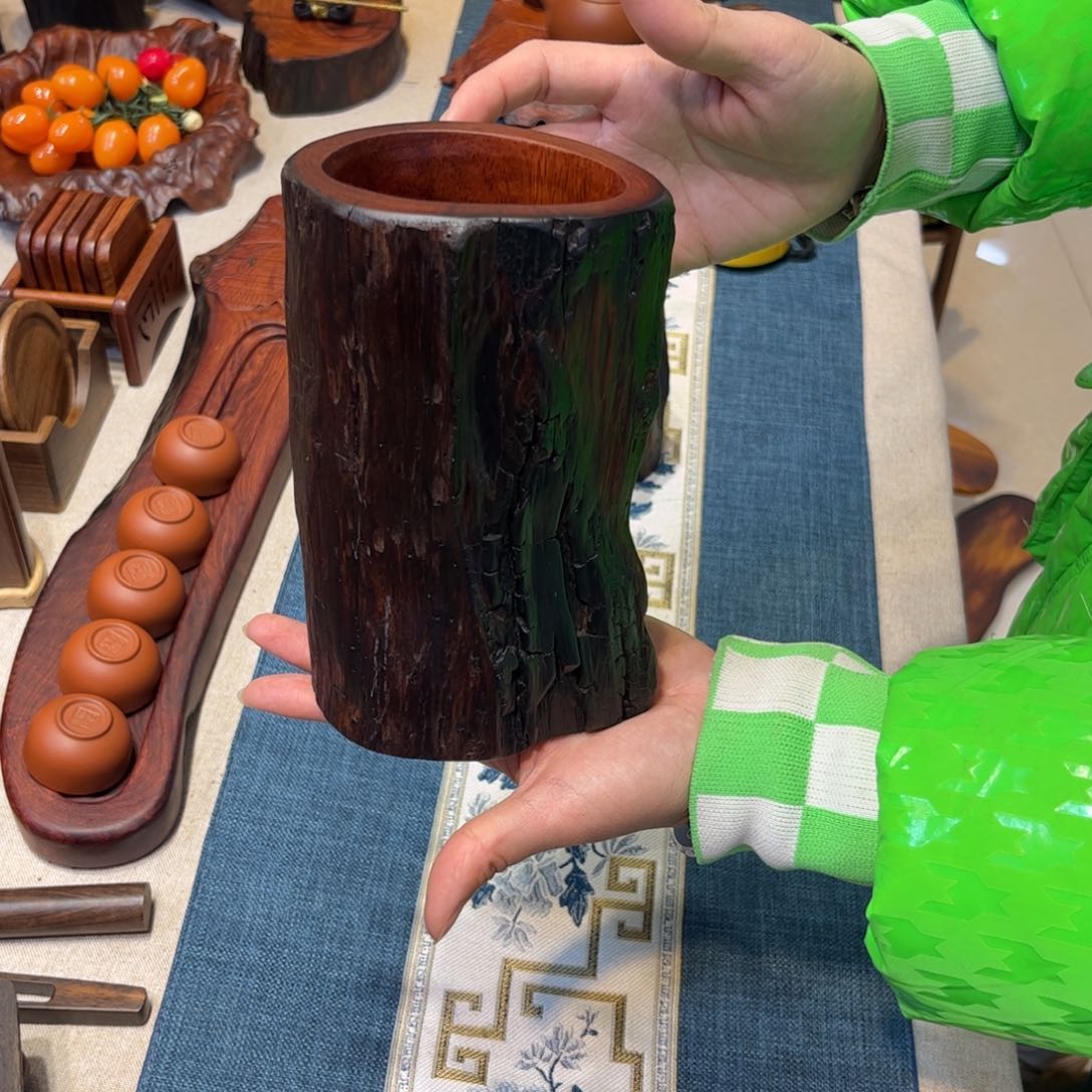 缅甸花梨随行笔筒