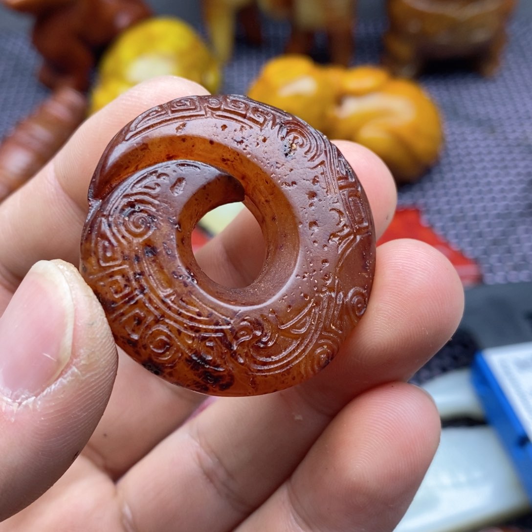 蛇纹石玉颈饰未镶嵌