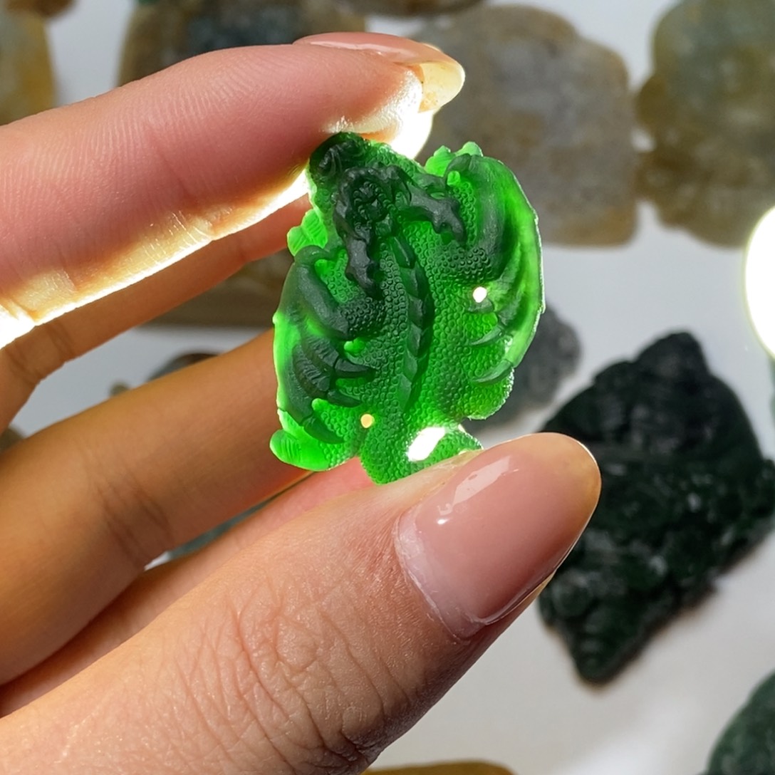 定制翡翠未镶嵌飞龙T