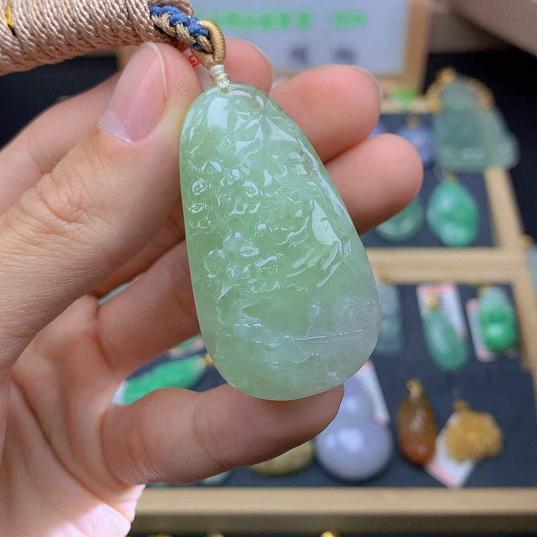 翡翠颈饰未镶嵌翡翠