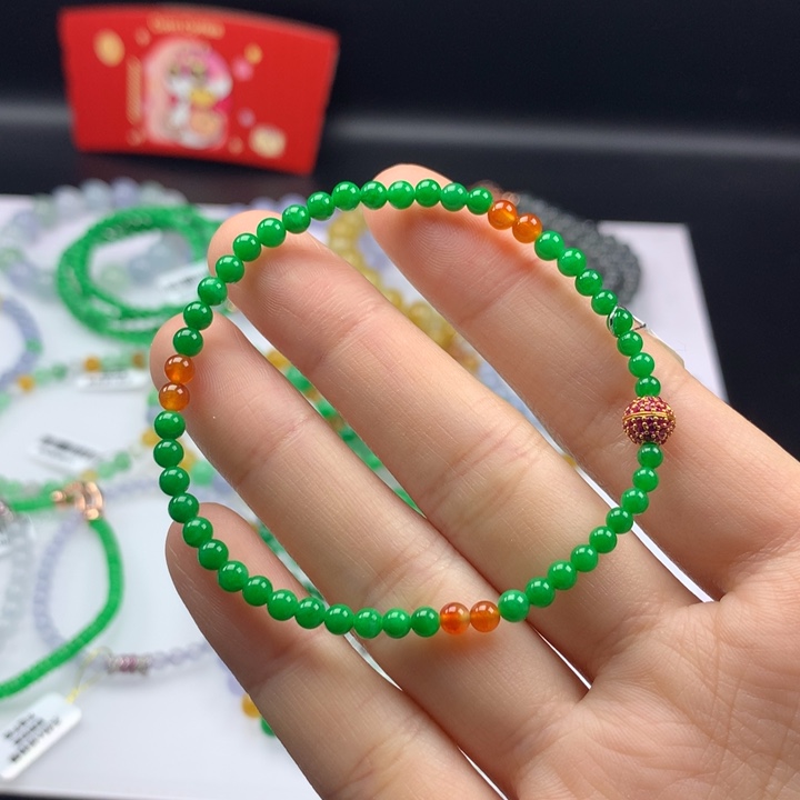 翡翠手镯未镶嵌卡