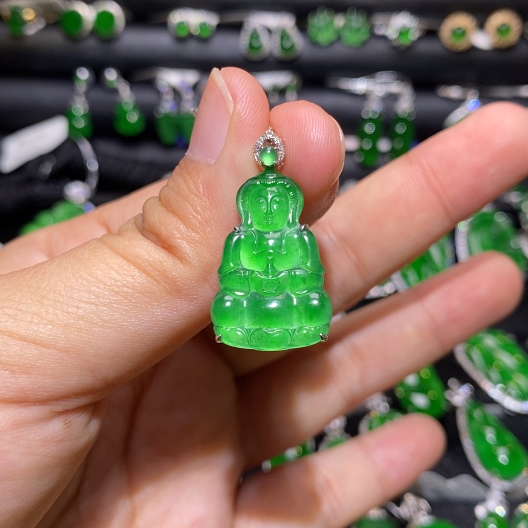 颈饰18K金镶嵌翡翠天然翡翠