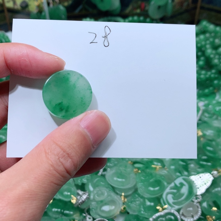 石英质玉颈饰未镶嵌