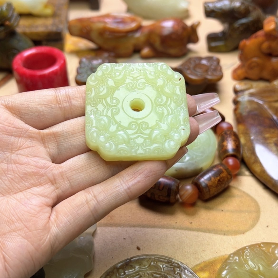 【闪购商品】蛇纹石玉颈饰未镶嵌