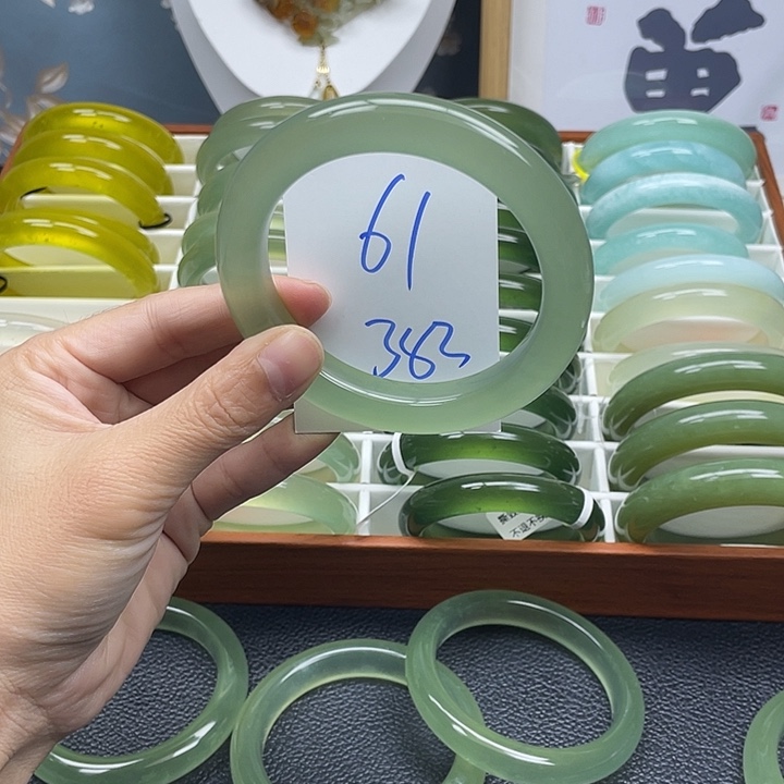 书***记蛇纹石玉未镶嵌手镯