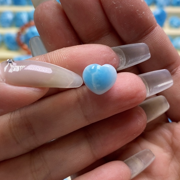 针钠钙石（海纹石）未镶嵌颈饰