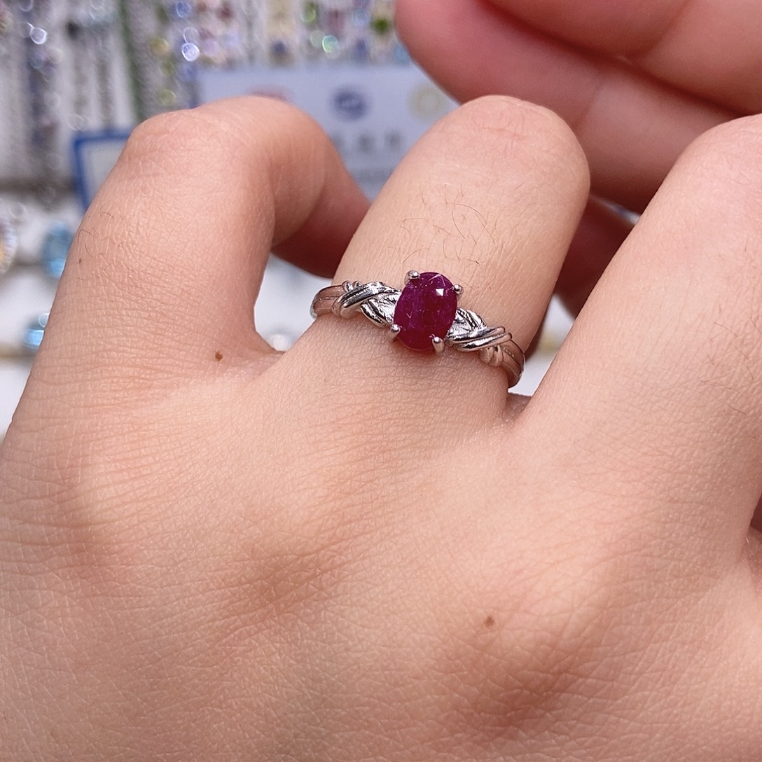银S925镶嵌红宝石戒指