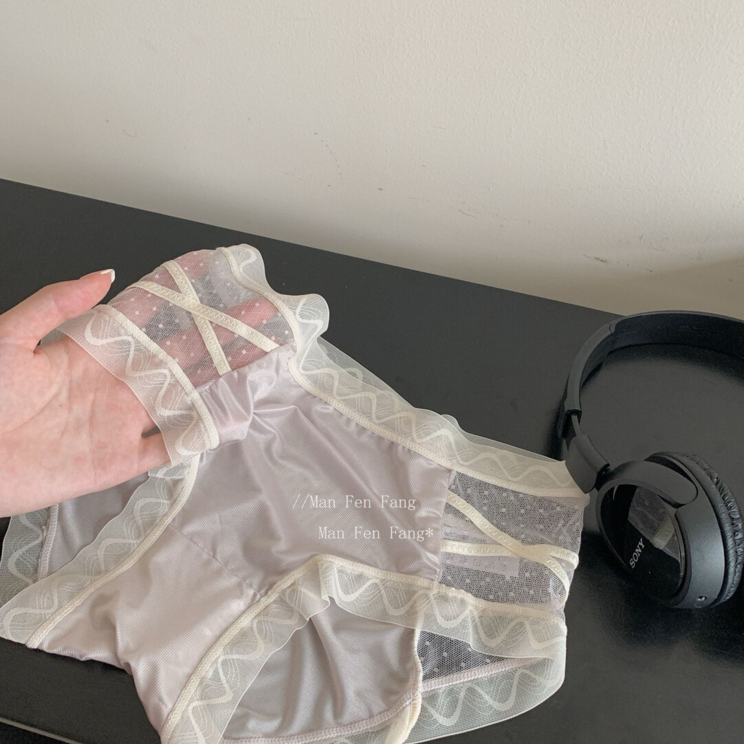月光谬斯*日系轻奢绸缎内裤女中腰性感交叉带速干无痕蕾丝三角裤