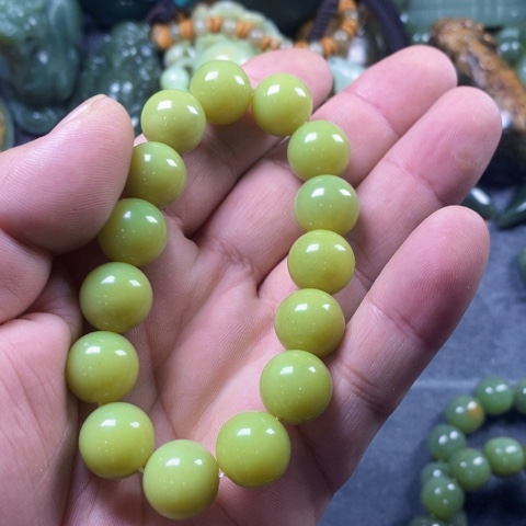 未镶嵌蛇纹石玉手链